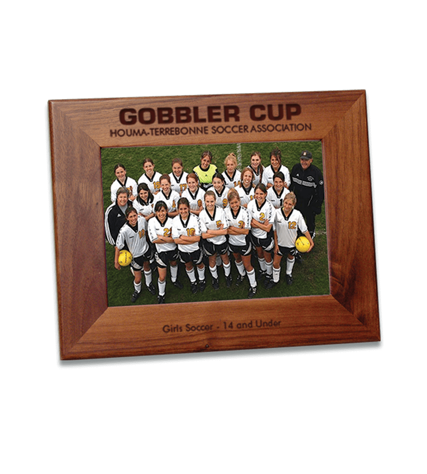 https://f.hubspotusercontent40.net/hubfs/6485493/Maxwell-2020/Images/Product_Catalog/Corporate_Awards/Wood_Picture_Frames/CorporateAwards-WoodPictureFrames-soccer-CA-PTF2810.png